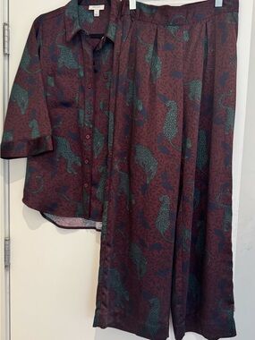 On 34th Burgundy & Teal Leopard-Print Button Shirt +wide leg pants. Size S
